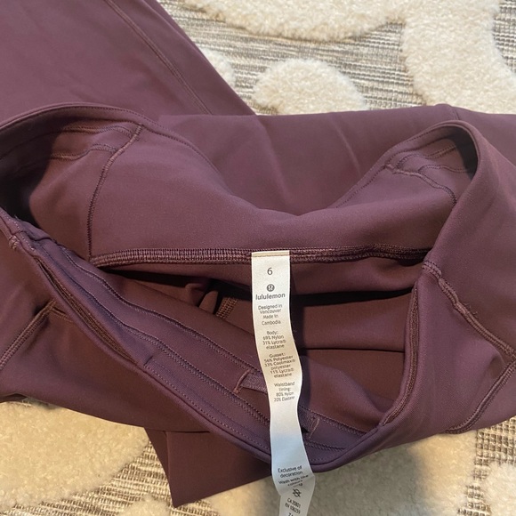 Lululemon Like New Size 6 leggings. Check out all my Lulu! - Picture 2 of 2